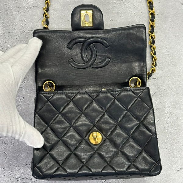 301 13 Chanel Mini Matelasse Lambskin Shoulder Bag Black