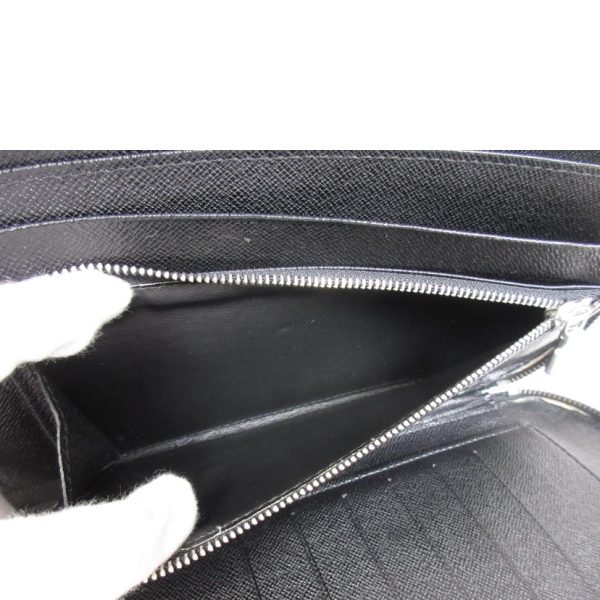 31673 4 Louis Vuitton Organizer Taiga Wallet Black