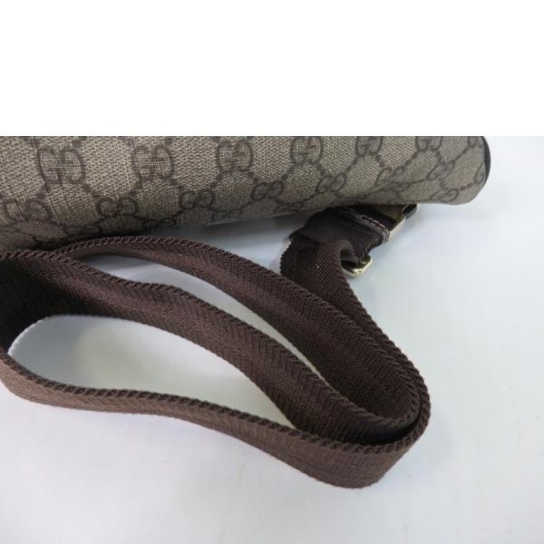 35704 5 Gucci GG Supreme Body Bag