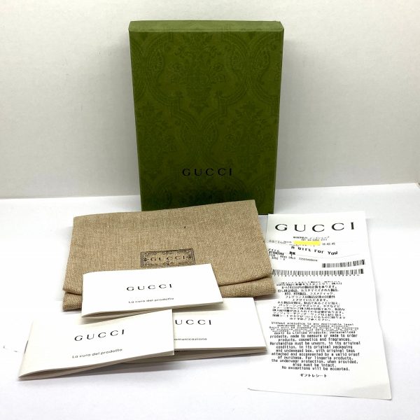 36402462 8 Gucci Logo Zip Card Case Green Leather