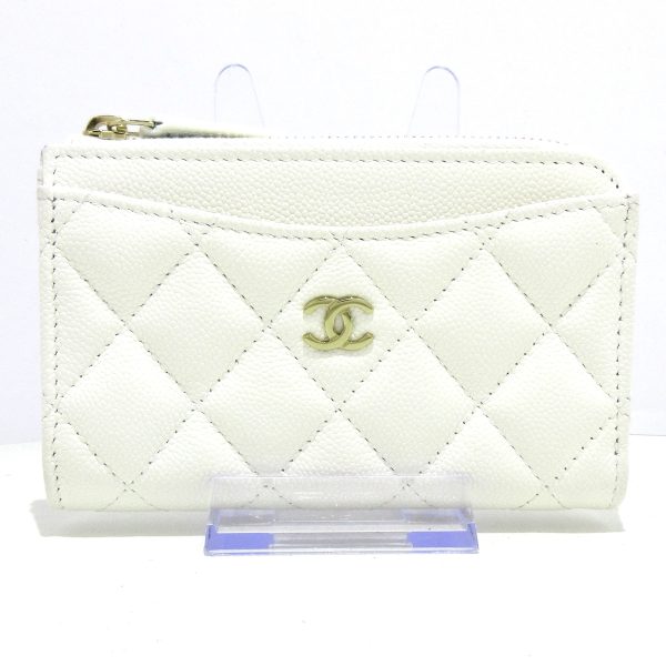 36901651 1 Chanel Classic Card Case L Shaped Zipper Gold Hardware Caviar Skin White