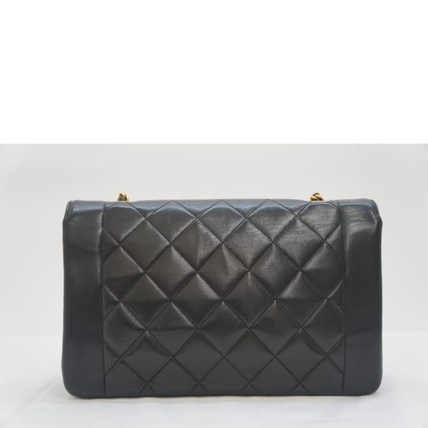 36968 2 CHANEL Vintage Matelasse Diana Flap Lambskin Bag Black