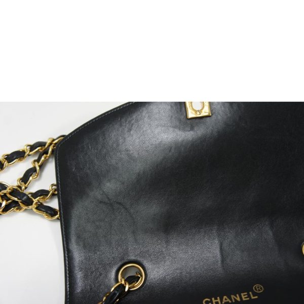 37057 7 CHANEL Vintage Matelasse Diana Flap Bag 22 Black