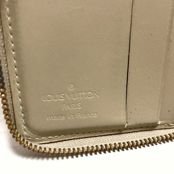 37090746 5 Louis Vuitton Bloom Leather Patent Bifold Wallet Beige