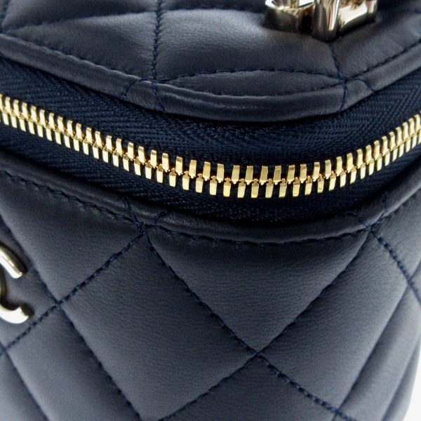 37212619 15 Chanel Vanity Bag Lambskin Navy