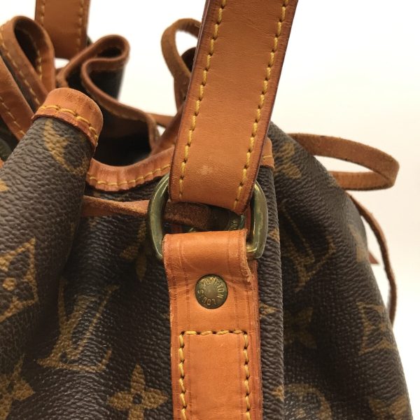 37301481 10 Louis Vuitton Noe Canvas Monogram Shoulder Bag Brown