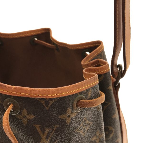 37301481 11 Louis Vuitton Noe Canvas Monogram Shoulder Bag Brown