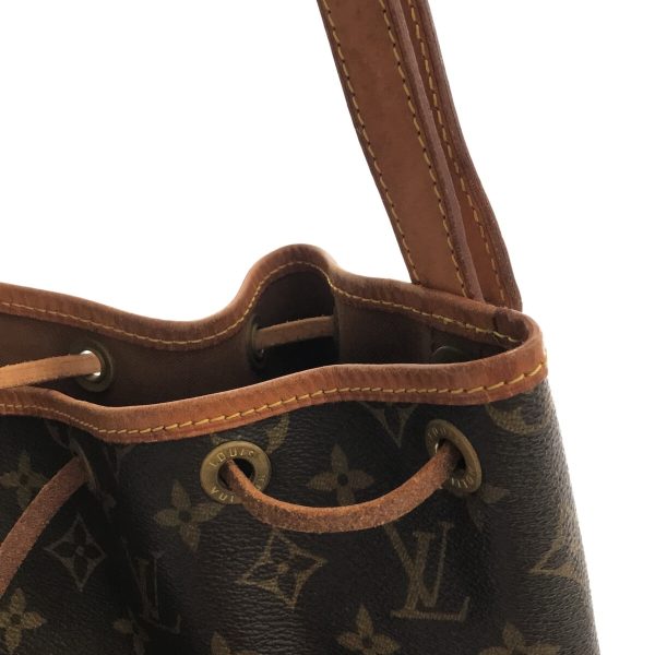 37307508 11 Louis Vuitton Noe Canvas Monogram Shoulder Bag Brown