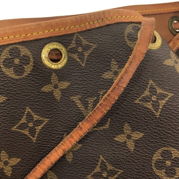 37319564 12 Louis Vuitton Noe Canvas Monogram Shoulder Bag Brown