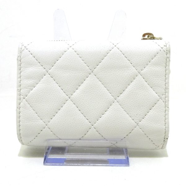 37415777 2 Chanel Matelasse Small Wallet Grained Calf White