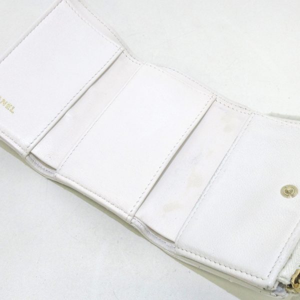 37415777 3 Chanel Matelasse Small Wallet Grained Calf White