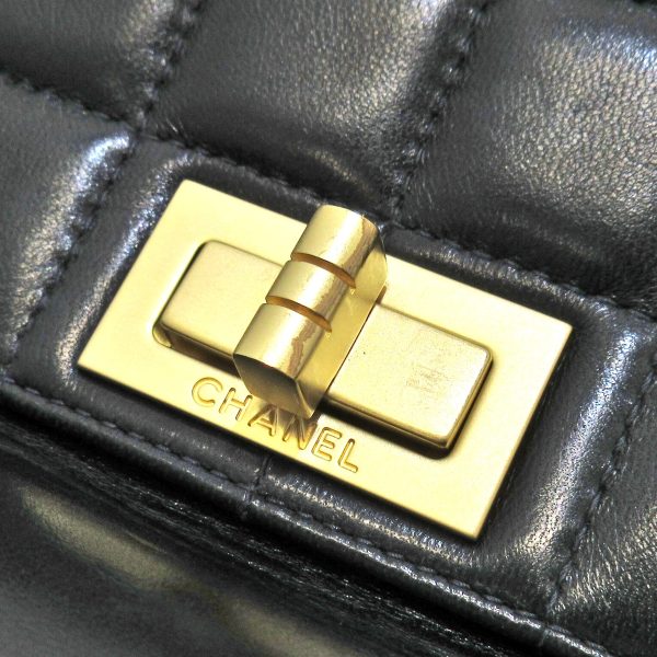 37591629 10 Chanel Chocolate Bar 255 Shoulder Bag Lambskin Black Blue