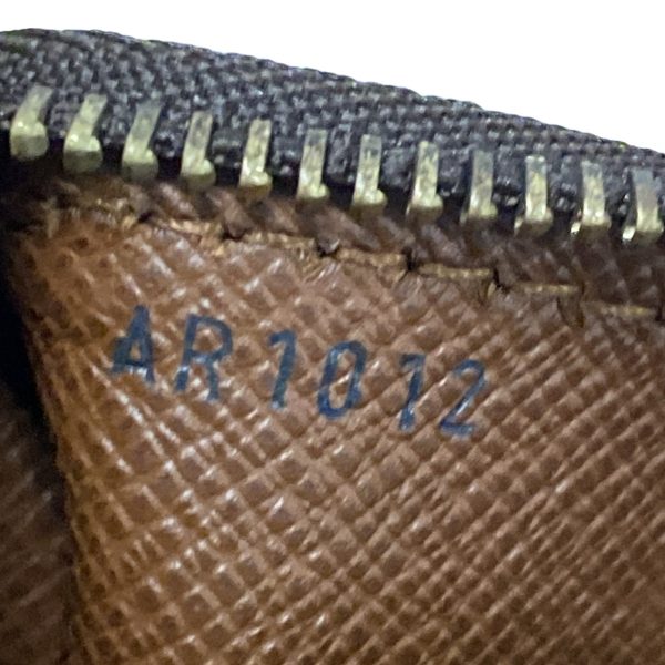 37603786 9 Louis Vuitton Pochette Papillon Handbag Monogram Canvas