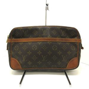 37610424 1 GUCCI Pouch GG Brown