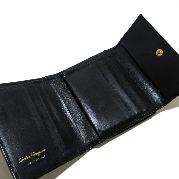 37630164 3 Salvatore Ferragamo Vara W Hook Enamel Wallet Black