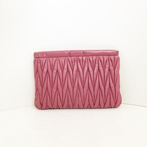 37805129 3 MIU MIU Matelasse clutch bag leather pink