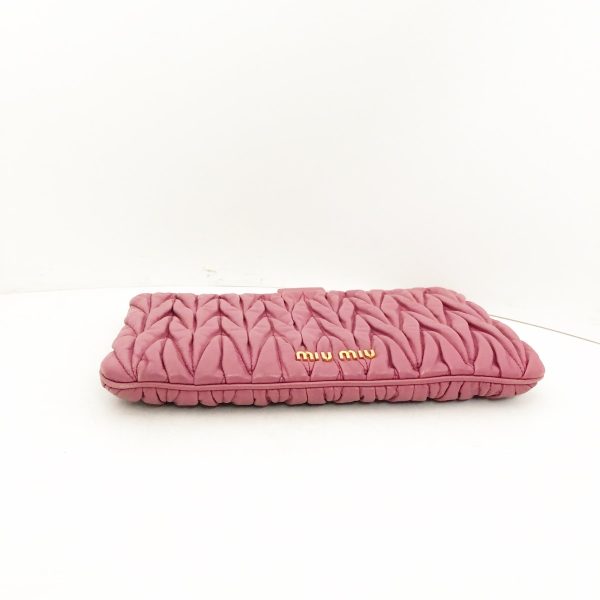 37805129 4 MIU MIU Matelasse clutch bag leather pink