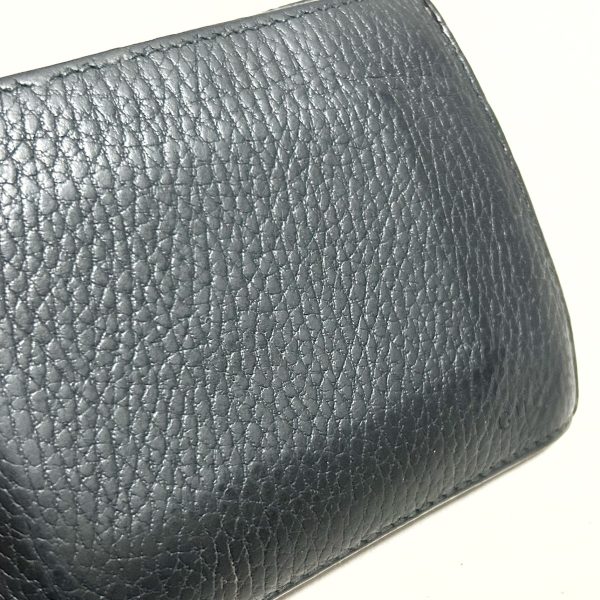 37818219 9 Gucci Leather Bifold Wallet Black