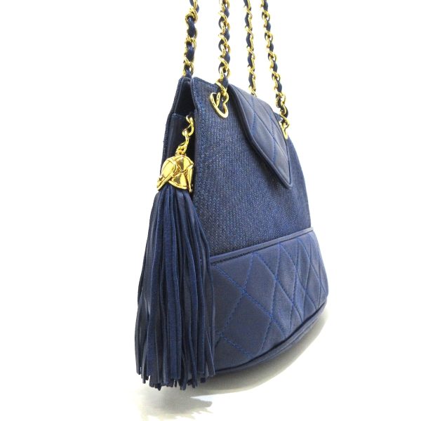 37831764 2 Chanel Matelasse Shoulder Bag Lambskin Navy Raffia