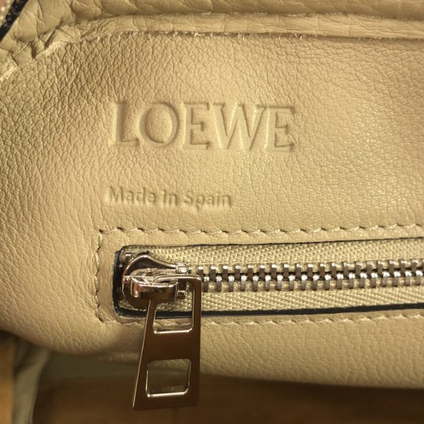 37863688 7 Loewe Amazona 75 Small Handbag Leather Khaki