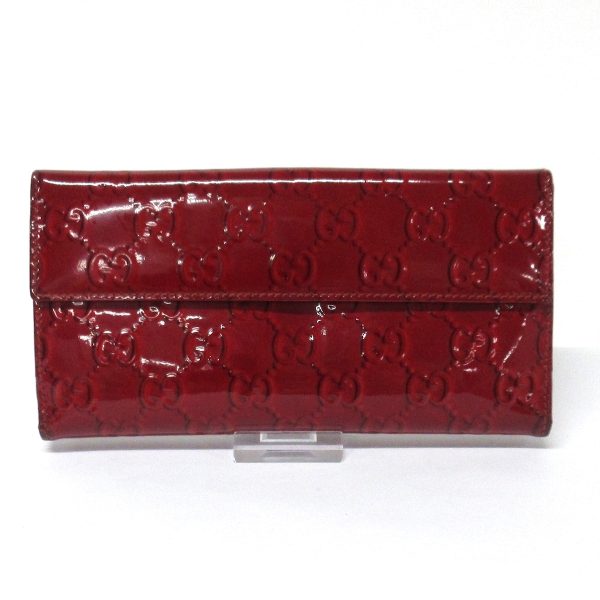 37867735 2 Gucci Gg Pattern Enamel Wallet Red