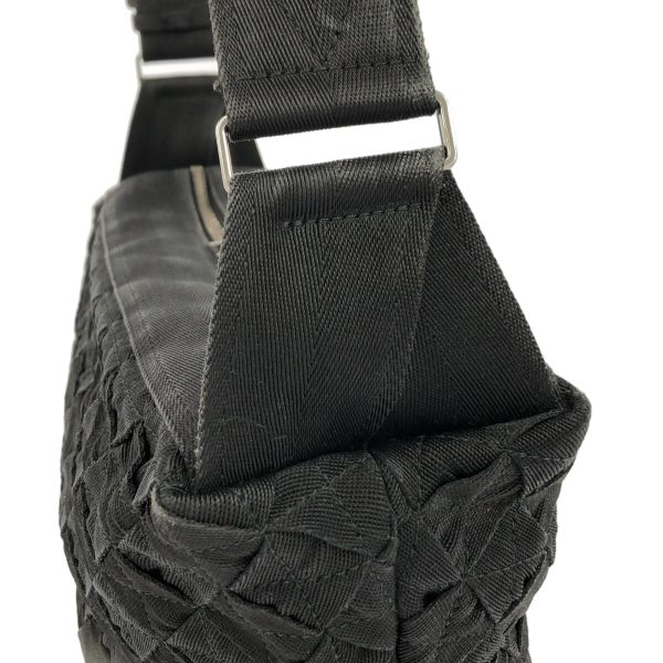 37868285 9 Bottega Veneta Intrecciato Shoulder Bag Black Fiber