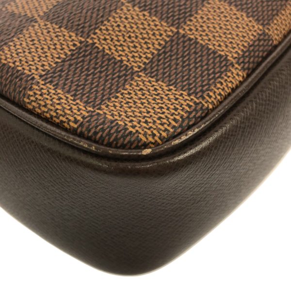 37884557 5 Louis Vuitton Truth Makeup Damier Canvas Handbag Ebene