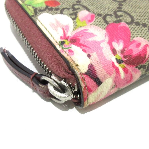 37907770 8 Gucci Gg Blooms Floral Pvc Wallet Beige