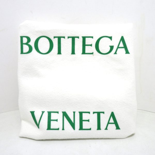 37926253 13 Bottega Veneta Point Medium Shoulder Bag Raffia White