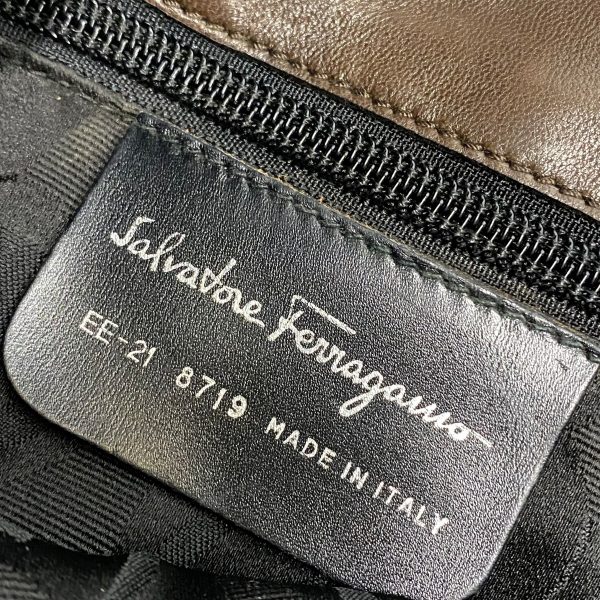 38071481 8 Salvatore Ferragamo Vara Shoulder Bag Brown Leather