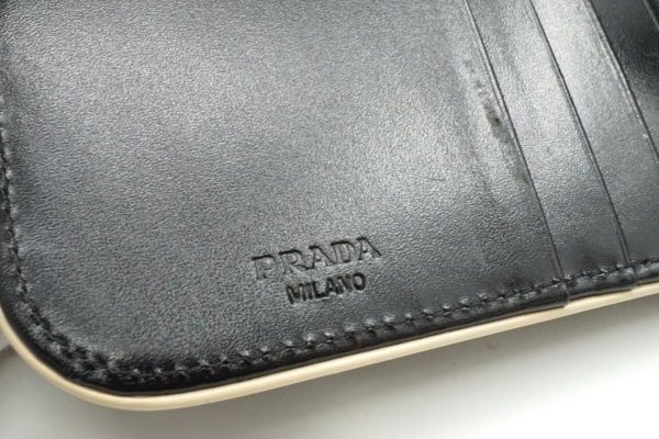 39598 8056k 10 Prada Bifold Wallet Zip Around Logo Patent Leather Bicolor White Black