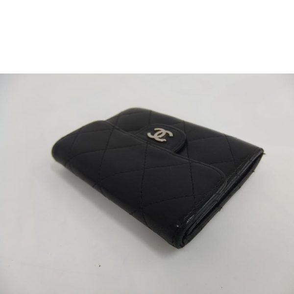 39900 3 Chanel Matelassé Compact Wallet