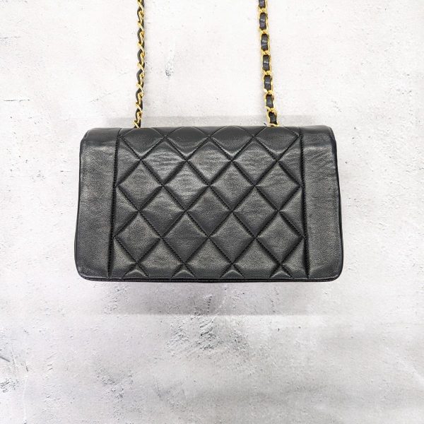 404 03 Chanel Matelasse Diana Single Chain Shoulder Bag Lambskin Black