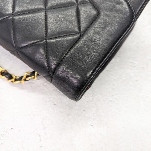 404 11 Chanel Matelasse Diana Single Chain Shoulder Bag Lambskin Black