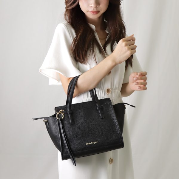 42784609 Ferragamo 2WAY bag AMY Black