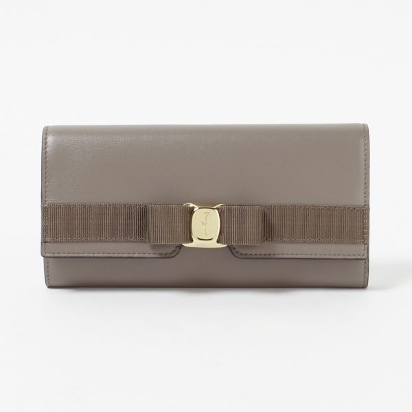 43136599 Ferragamo long wallet NEW VARA Gray