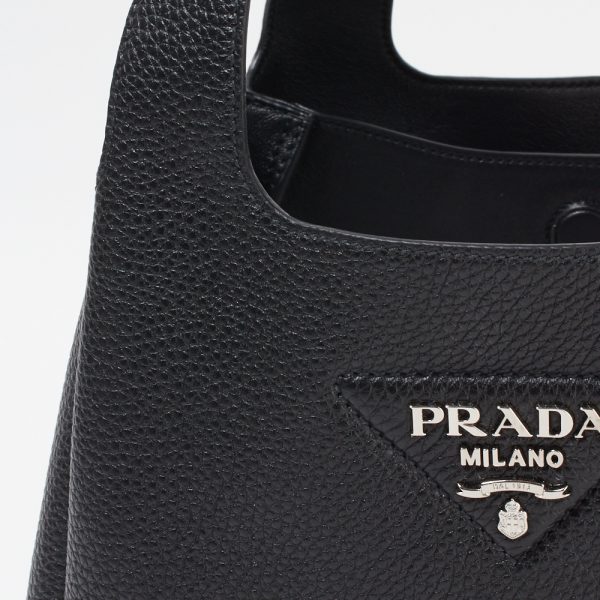 43206896f Prada tote bag Black