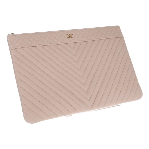 436230 01 Chanel Chevron V Stitch Clutch Bag Soft Pink