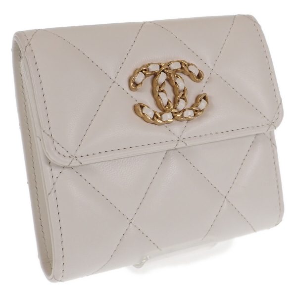 441168 01 Chanel 19 Flap Trifold Wallet Lambskin White