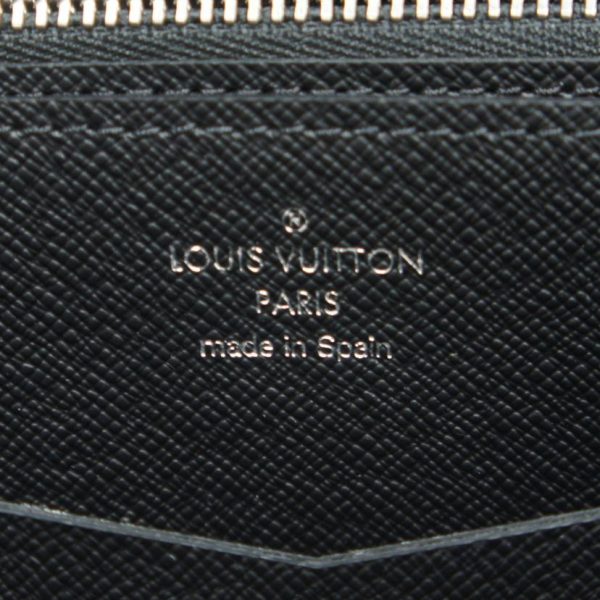 46104 5 Louis Vuitton Zippy XL Taiga Wallet Black