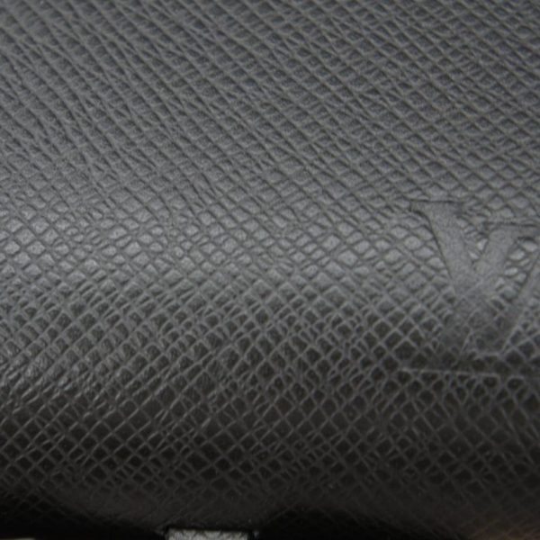 46104 7 Louis Vuitton Zippy XL Taiga Wallet Black