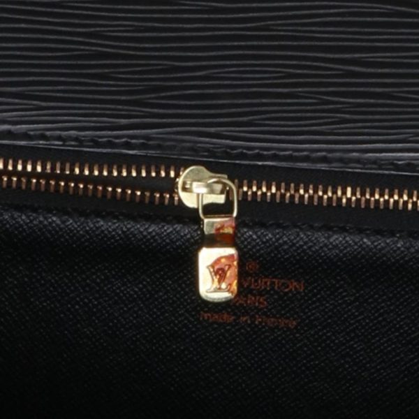 46289 11 Louis Vuitton Serie Dragonne Epi Wristlet Black