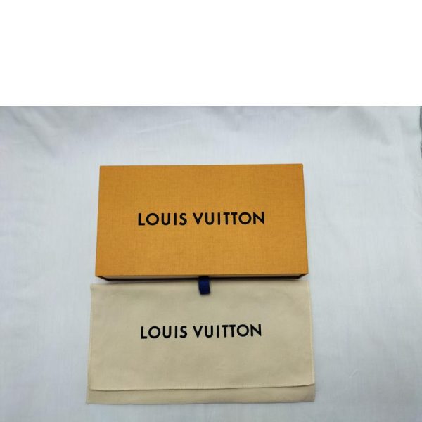 47931 9 LOUIS VUITTON Zippy Wallet Vertical Taurillon Leather Black