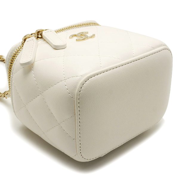 4sh0254 3 CHANEL mini chain vanity bag Matelasse leather white gold hardware storage bag