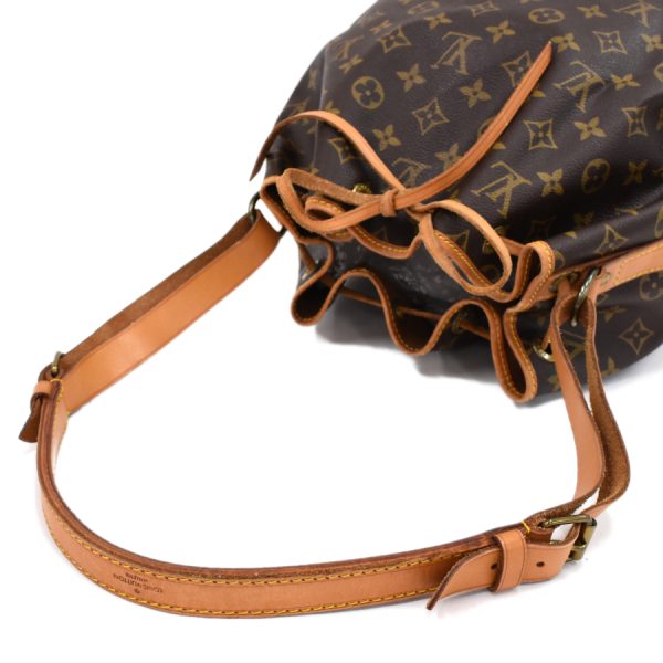 5000001884122456 7 Louis Vuitton Saumur 43 Shoulder Bag Monogram Canvas Leather Brown