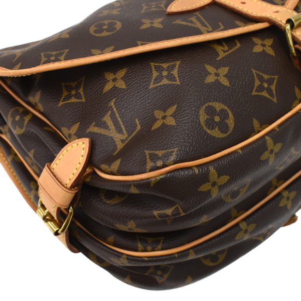 5000001884122631 5 Louis Vuitton Saumur 30 Shoulder Bag Monogram Brown