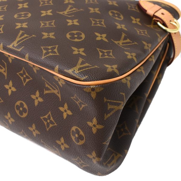 5000001884122687 5 LOUIS VUITTON Batignolles Horizontal Tote Monogram Brown