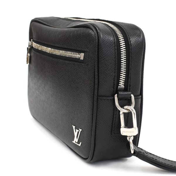 5000041884102388 2 Louis Vuitton Pochette Kasai Clutch Bag Taiga Leather Noir Black