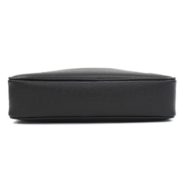 5000041884102388 4 Louis Vuitton Pochette Kasai Clutch Bag Taiga Leather Noir Black