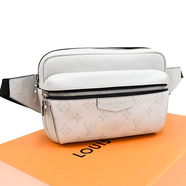 5000041884102389 1 Louis Vuitton Bumbag Outdoor Body Bag Taigarama Antarctica White